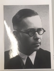 Passbild Konsistorialpräsident Dr. Johannes Heinrich